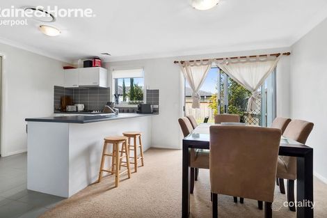 Property photo of 25 Sovereign Circuit Glenfield NSW 2167