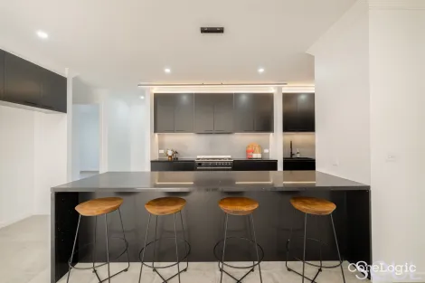 Property photo of 10 Merritt Circuit Griffith NSW 2680