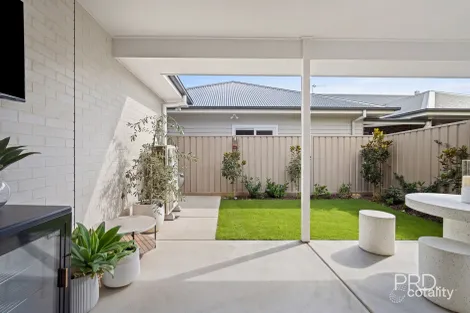 Property photo of 4 Paroo Place Tatton NSW 2650