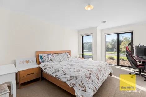 Property photo of 46 Oakwood Crescent Waurn Ponds VIC 3216