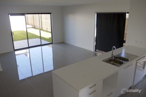 Property photo of 2 Mulberry Walk Wantirna South VIC 3152
