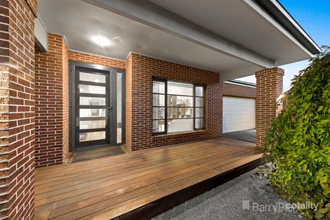 Property photo of 36 Janet Bowman Boulevard Beaconsfield VIC 3807