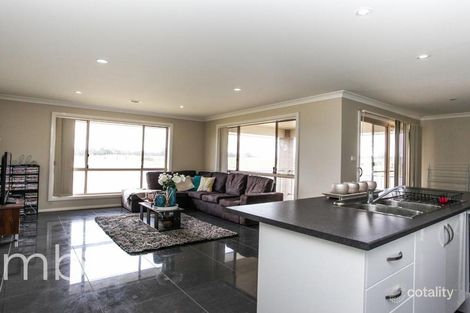 Property photo of 6 Bella Vista Close Orange NSW 2800