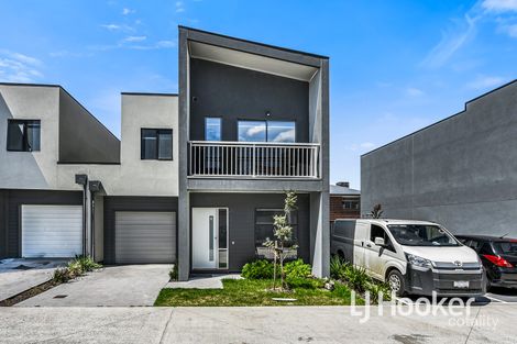 Property photo of 9 Randwick Lane Clyde North VIC 3978