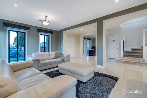 Property photo of 19 Tuscorora Green Craigieburn VIC 3064