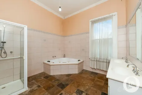 Property photo of 73 Victoria Street Eaglehawk VIC 3556