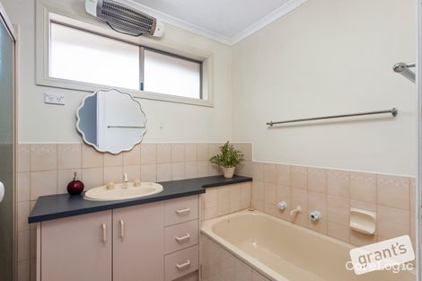 Property photo of 1/21 Ravensthorpe Crescent Narre Warren VIC 3805