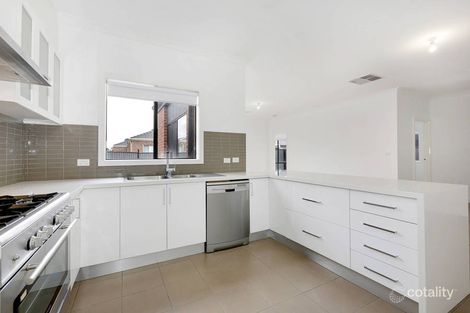 Property photo of 13 Kinglake Crescent Craigieburn VIC 3064