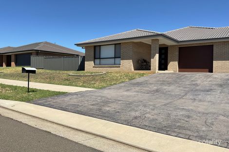 Property photo of 10 Simmental Way Calala NSW 2340