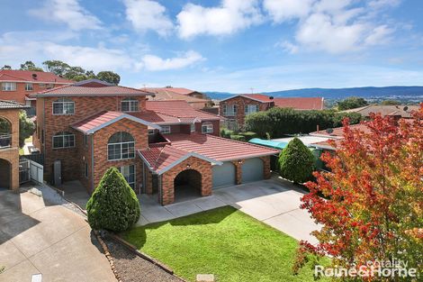 Property photo of 9 Oak Place Karabar NSW 2620