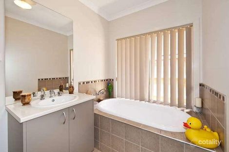 Property photo of 6 Strahan Place South Morang VIC 3752
