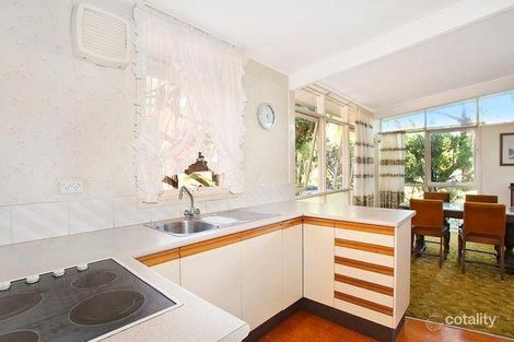 Property photo of 10 Woodside Grove Forestville NSW 2087