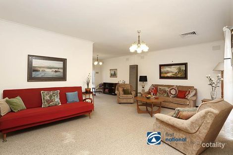 Property photo of 10 Stayton Close Deer Park VIC 3023