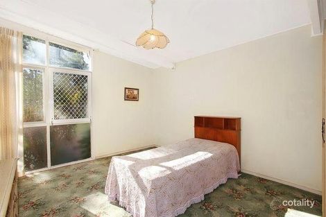 Property photo of 10 Woodside Grove Forestville NSW 2087