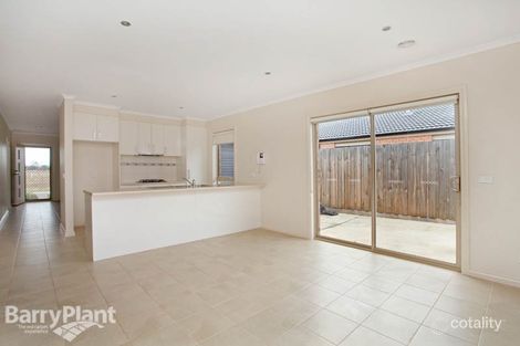 16 Maple Edge Way, Brookfield, VIC 3338