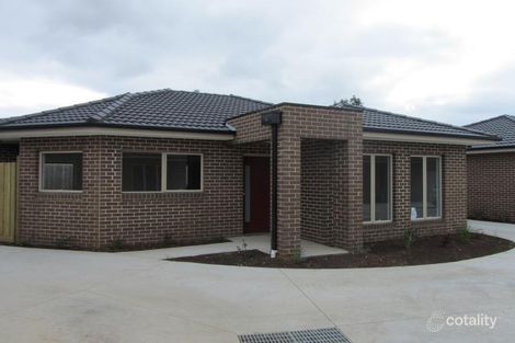 2/3 Bronton Cl, Kurunjang, VIC 3337
