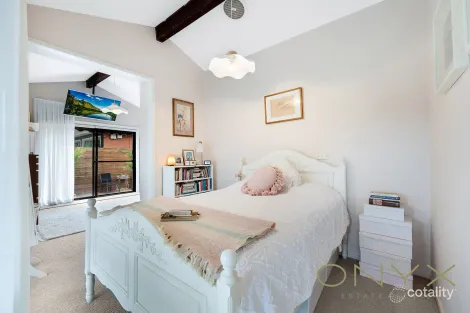 Property photo of 10 Lapis Crescent Bardwell Valley NSW 2207