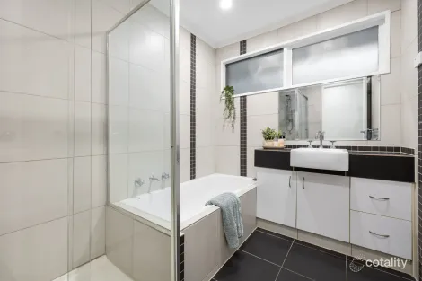 Property photo of 38 Meredith Crescent Hampton Park VIC 3976