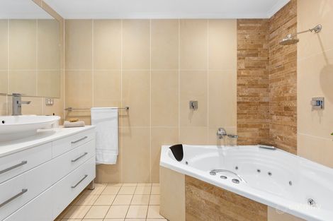 Property photo of 15 Saxonvale Close Eleebana NSW 2282