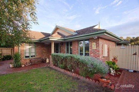 33 Cotoneaster Way, Langwarrin, VIC 3910