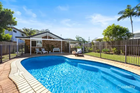 67 BANKSIA AVE, COOLUM BEACH, QLD 4573