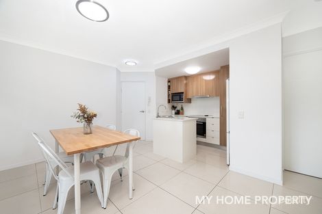 Property photo of 1/143 Cavendish Road Coorparoo QLD 4151