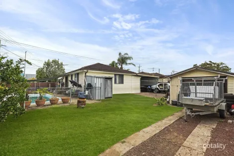 Property photo of 305 Hoxton Park Road Cartwright NSW 2168
