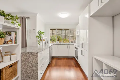 Property photo of 11/67 Brookfield Road Kenmore QLD 4069