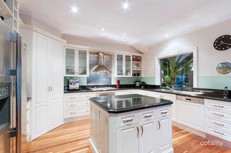 Property photo of 13 Manna Way Mill Park VIC 3082