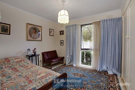 Property photo of 1 Roycroft Close Glen Waverley VIC 3150