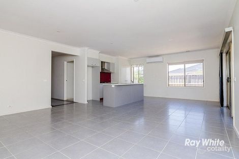 Property photo of 19 Windmill Circuit Lyndhurst VIC 3975