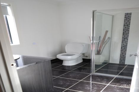 Property photo of 30 Pengana Way Cranbourne West VIC 3977