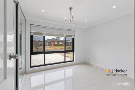 Property photo of 54 Menzies Circuit St Clair NSW 2759