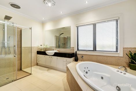 Property photo of 16 Chateau Rise Bulleen VIC 3105
