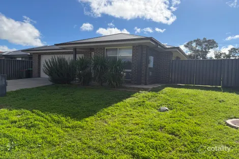 Property photo of 27 Hindmarsh Esplanade Dubbo NSW 2830