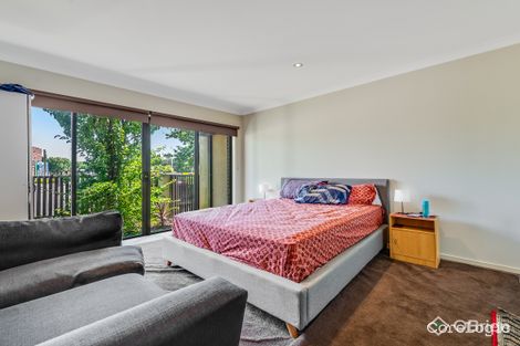 Property photo of 2/8 The Crossing Caroline Springs VIC 3023