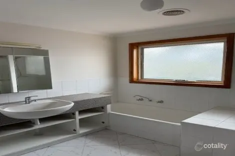 Property photo of 2/9 Mora Avenue Oakleigh VIC 3166