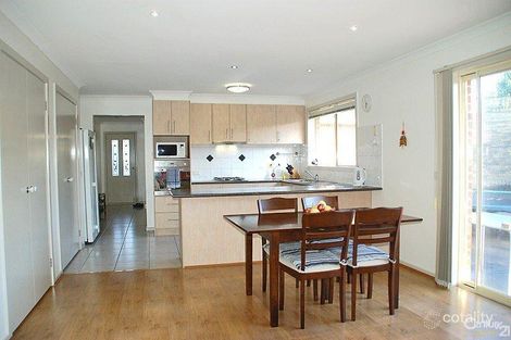 Property photo of 19 Dempster Way Berwick VIC 3806
