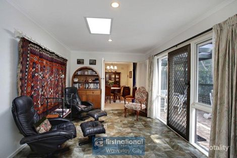 Property photo of 1 Roycroft Close Glen Waverley VIC 3150