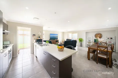 Property photo of 13A Sapphire Crescent Kelso NSW 2795