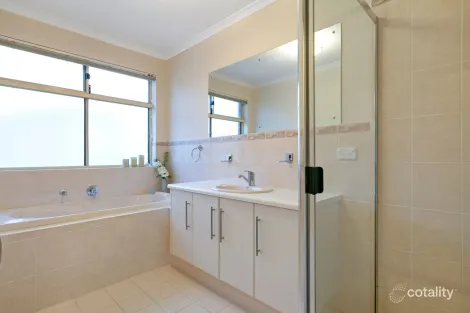 Property photo of 8 Thompson Circuit Evanston Park SA 5116