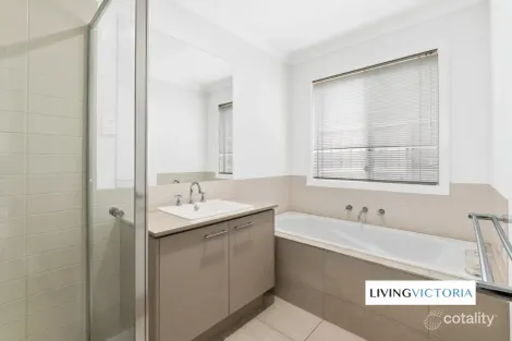 Property photo of 17 Kurrali Crescent Werribee VIC 3030