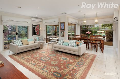 Property photo of 27 Tennyson Circuit Mill Park VIC 3082