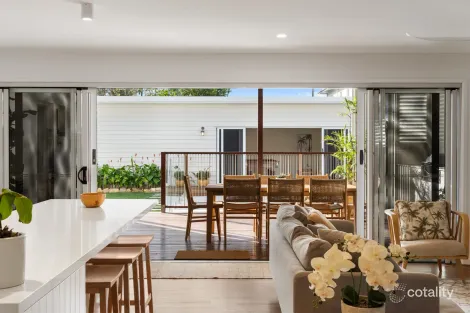 10 Mudjimba Beach Rd, Mudjimba, QLD 4564