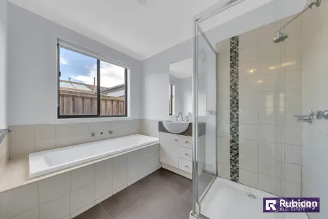 Property photo of 18 Dylan Street Tarneit VIC 3029