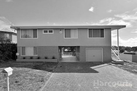 Property photo of 6 Lindley Road Halls Head WA 6210