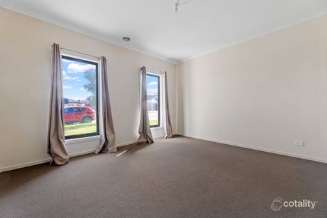 Property photo of 11 Altera Crescent Officer VIC 3809