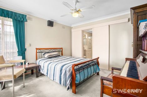 Property photo of 19 Chifley Avenue Altona VIC 3018