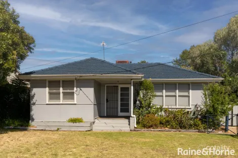 4 Lae Ave, Ashmont, NSW 2650