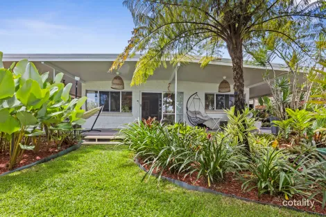 33 Drummer St, Tin Can Bay, QLD 4580
